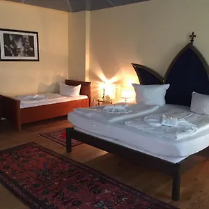 pension-tempelhof.find-berlin-hotels.com/
